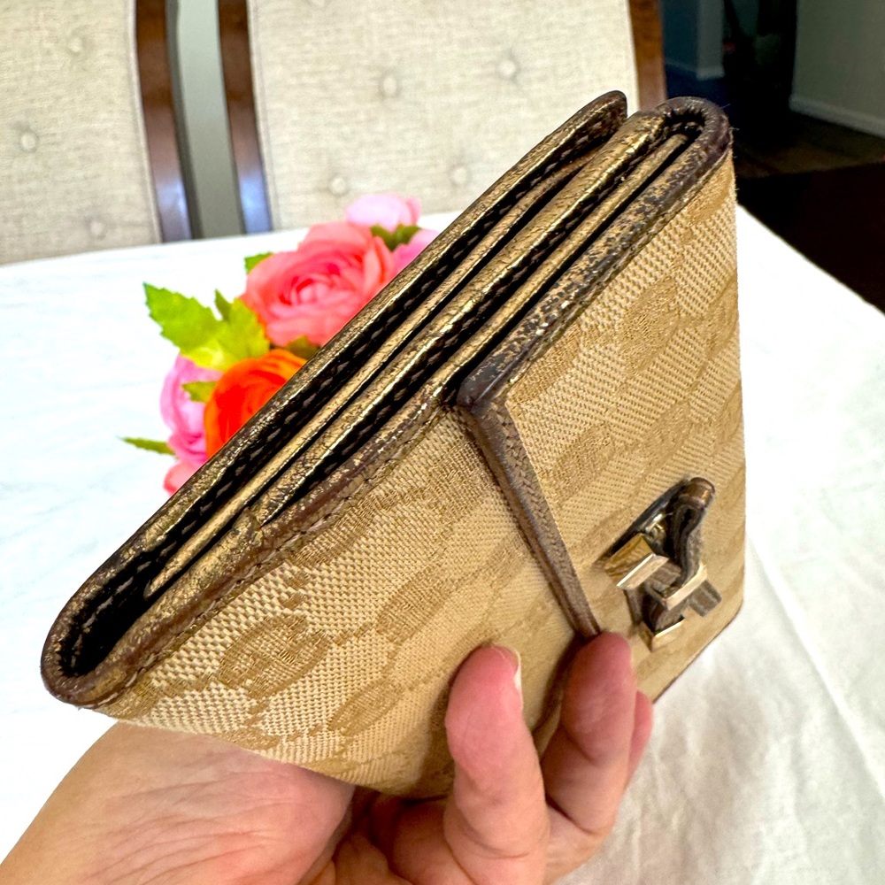 Authentic Gucci Golf Monogram Wallet with Bow Accent - Picture 3 of 12